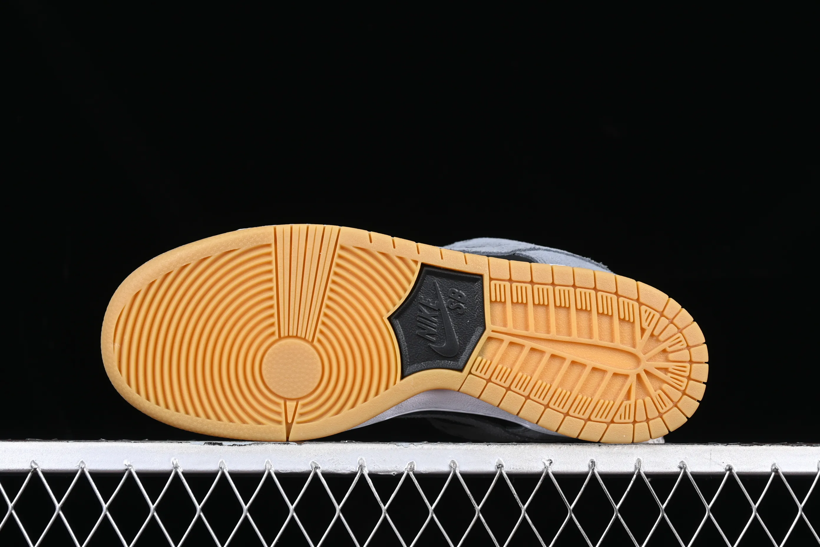 All categories Nk SB Dunk series Nk SB Dunk Low low-top sneakers Nk SB Dunk Low TRD haze wolf gray SB smashed backboard high-top sneakers AR0778-001